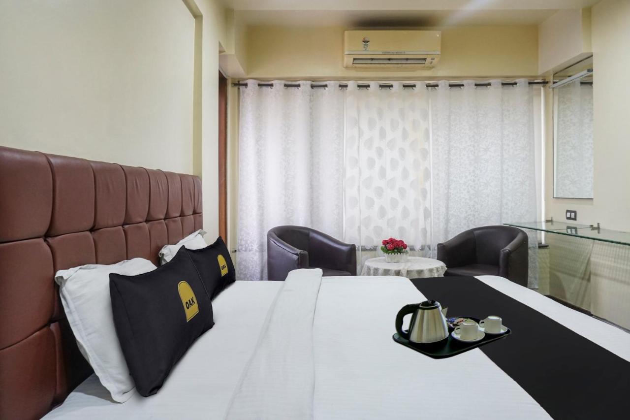 Super Townhouse Oak Sr Hotel Wakad Πούνε Εξωτερικό φωτογραφία