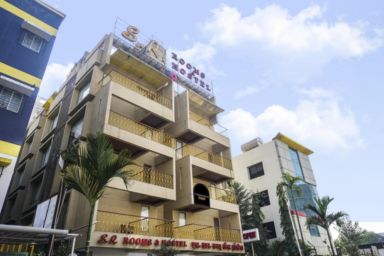 Super Townhouse Oak Sr Hotel Wakad Πούνε Εξωτερικό φωτογραφία