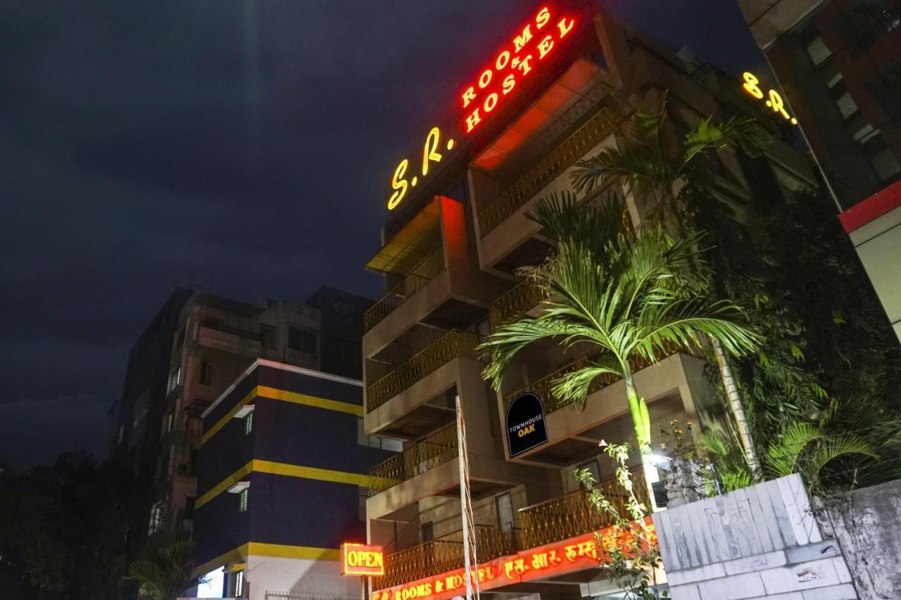 Super Townhouse Oak Sr Hotel Wakad Πούνε Εξωτερικό φωτογραφία