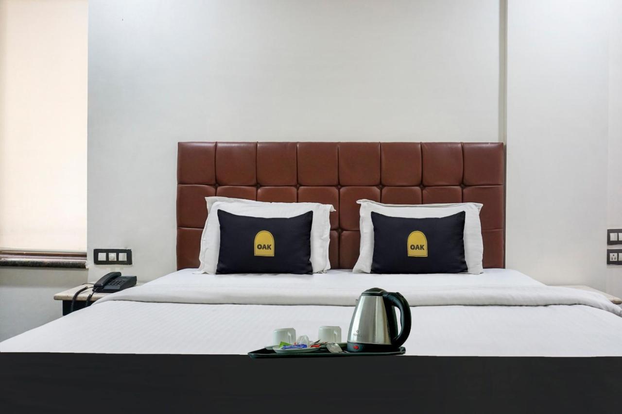 Super Townhouse Oak Sr Hotel Wakad Πούνε Εξωτερικό φωτογραφία