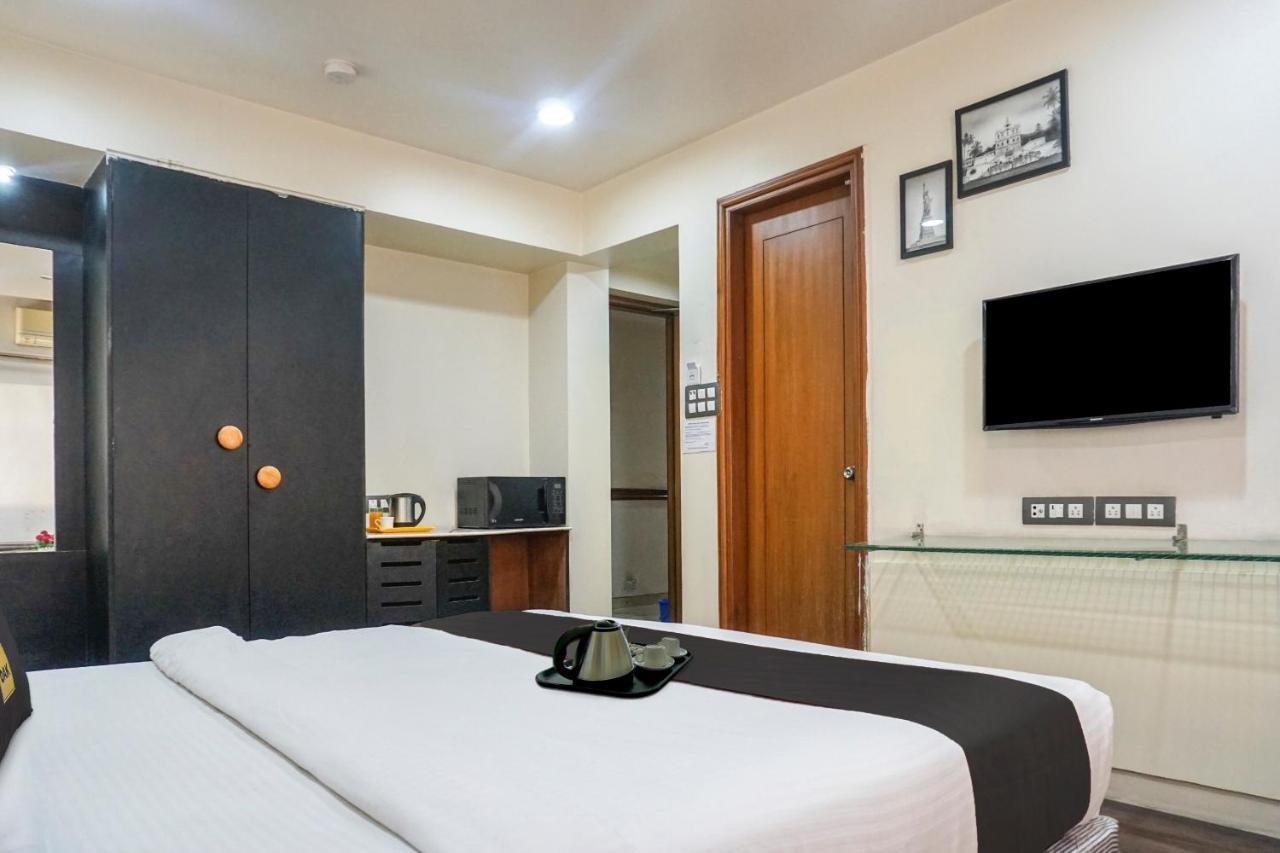 Super Townhouse Oak Sr Hotel Wakad Πούνε Εξωτερικό φωτογραφία