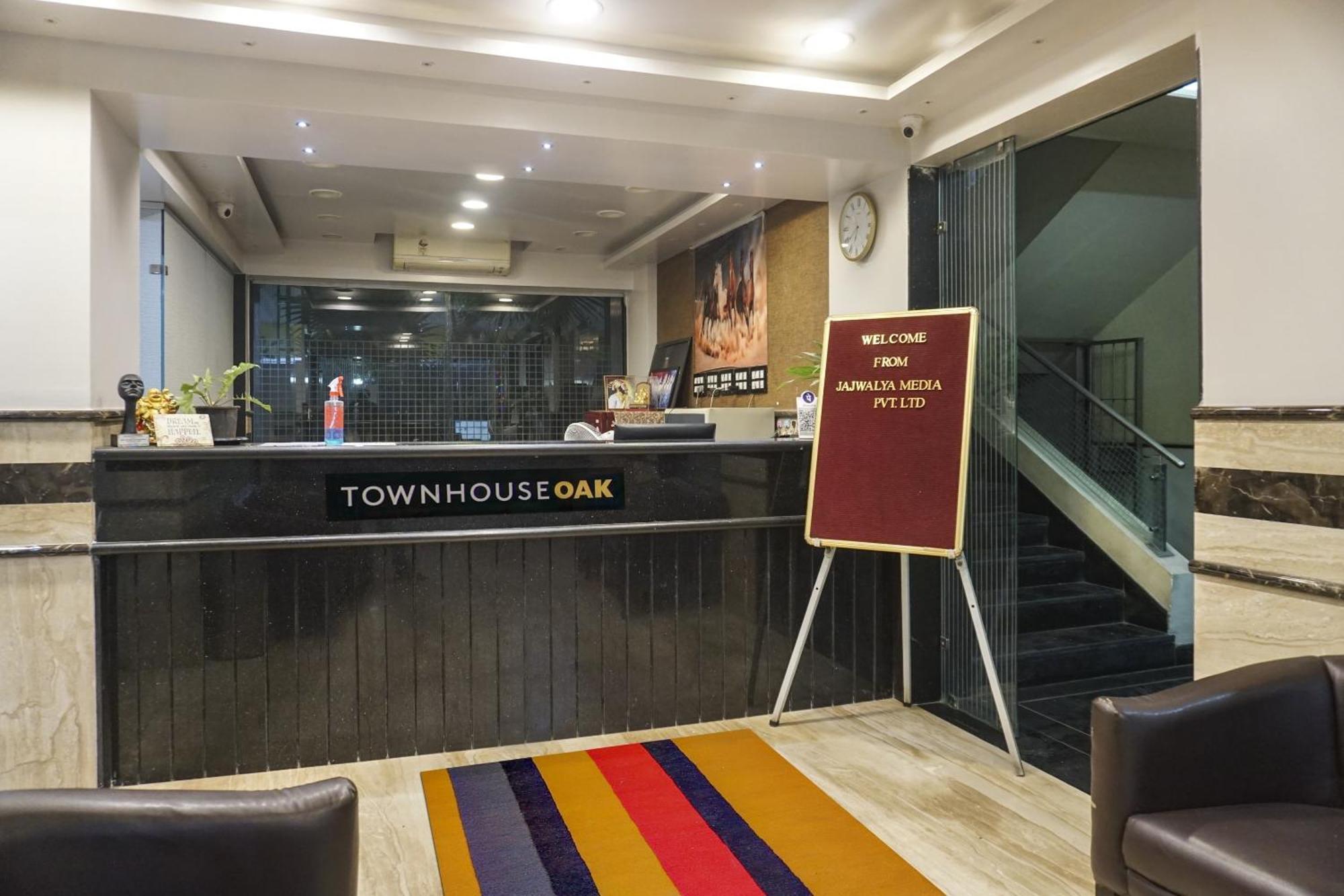 Super Townhouse Oak Sr Hotel Wakad Πούνε Εξωτερικό φωτογραφία