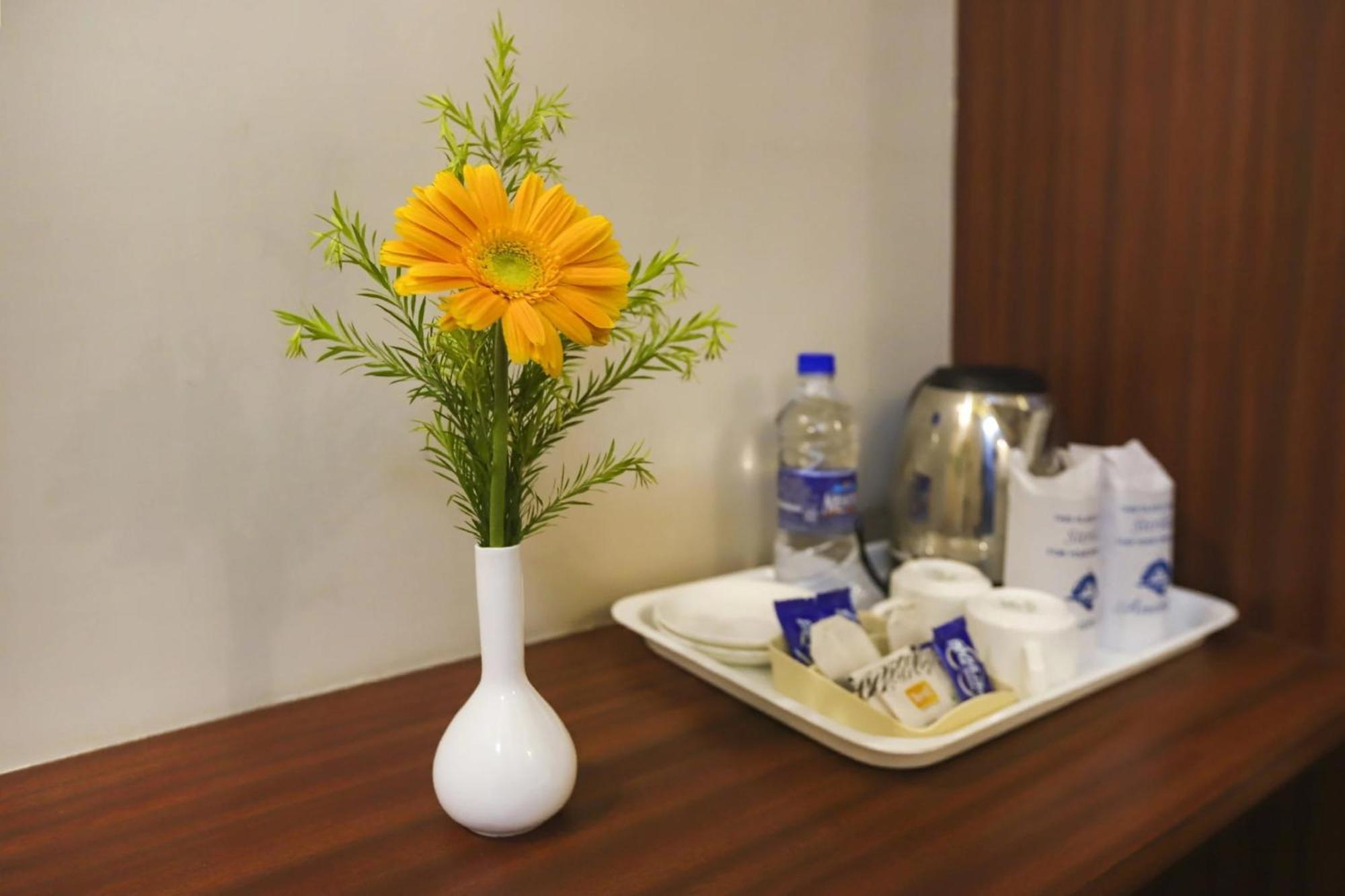 Super Townhouse Oak Sr Hotel Wakad Πούνε Εξωτερικό φωτογραφία