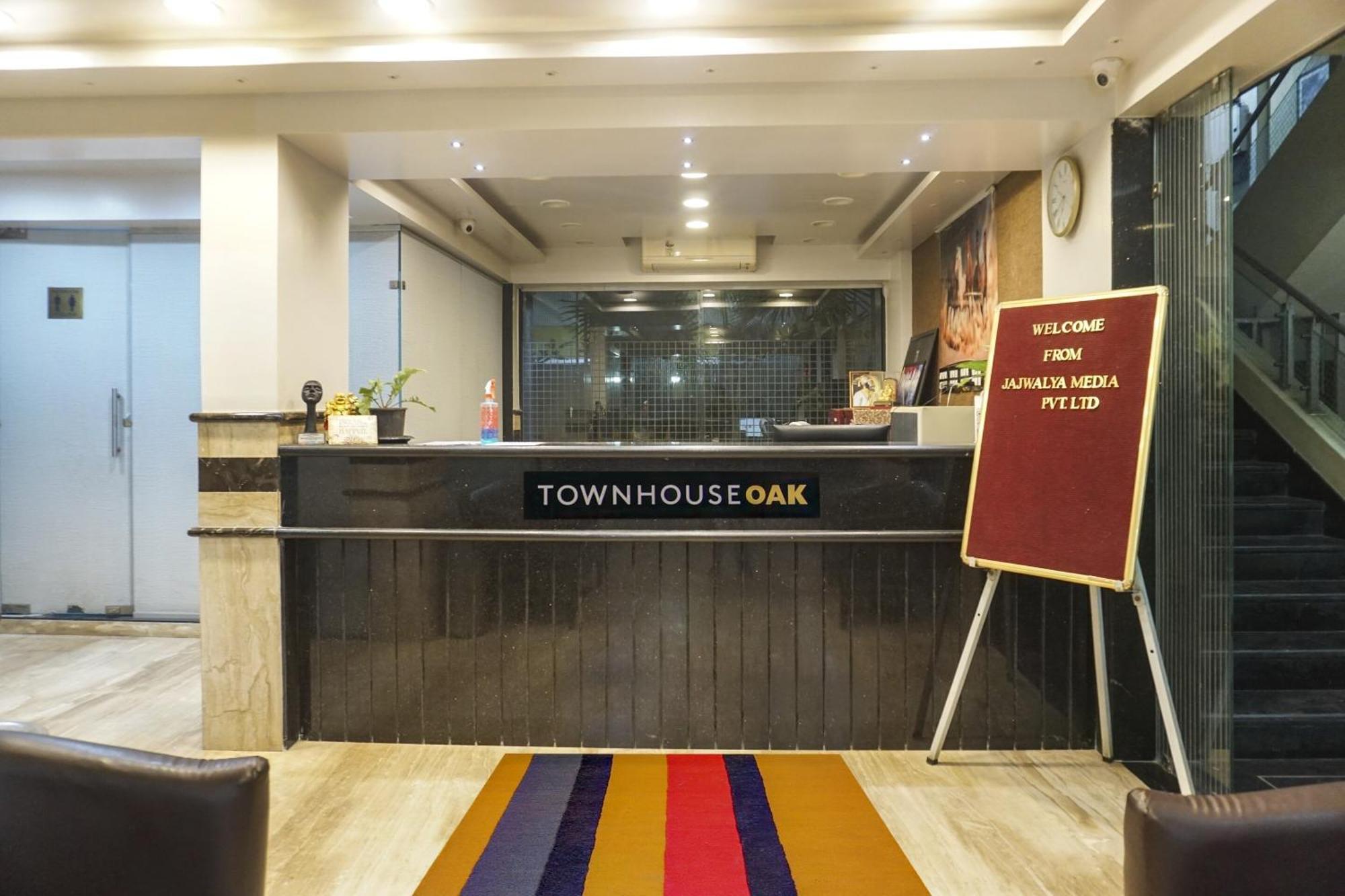 Super Townhouse Oak Sr Hotel Wakad Πούνε Εξωτερικό φωτογραφία