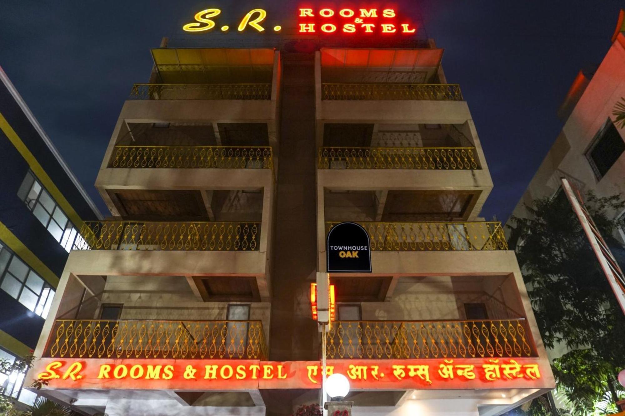 Super Townhouse Oak Sr Hotel Wakad Πούνε Εξωτερικό φωτογραφία