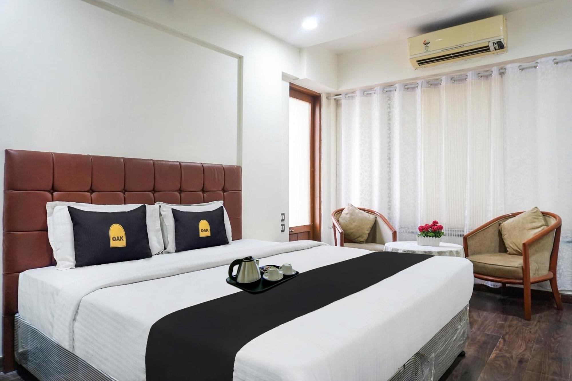Super Townhouse Oak Sr Hotel Wakad Πούνε Εξωτερικό φωτογραφία